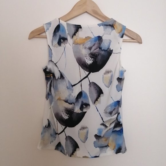 Laura Petites Abstract Floral Sleeveless Blouse - Picture 6 of 7